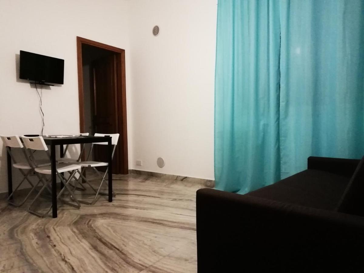 Thomas'S Home - Appartamento A Комізо Екстер'єр фото
